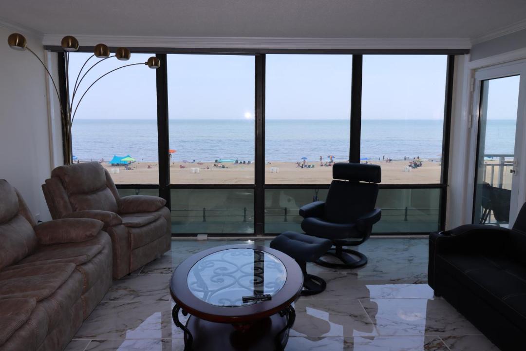 Photo of Livingroom in Northeast Virginia Beach