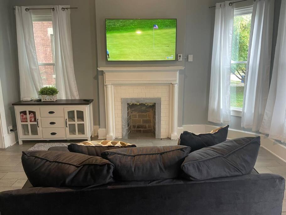 Photo of Livingroom in Northside District