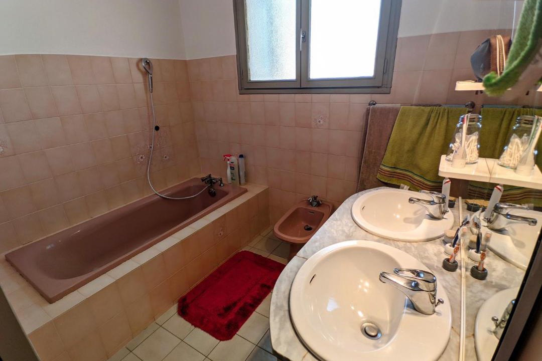 Photo of Bathroom in Saint-Fortunat-sur-Eyrieux