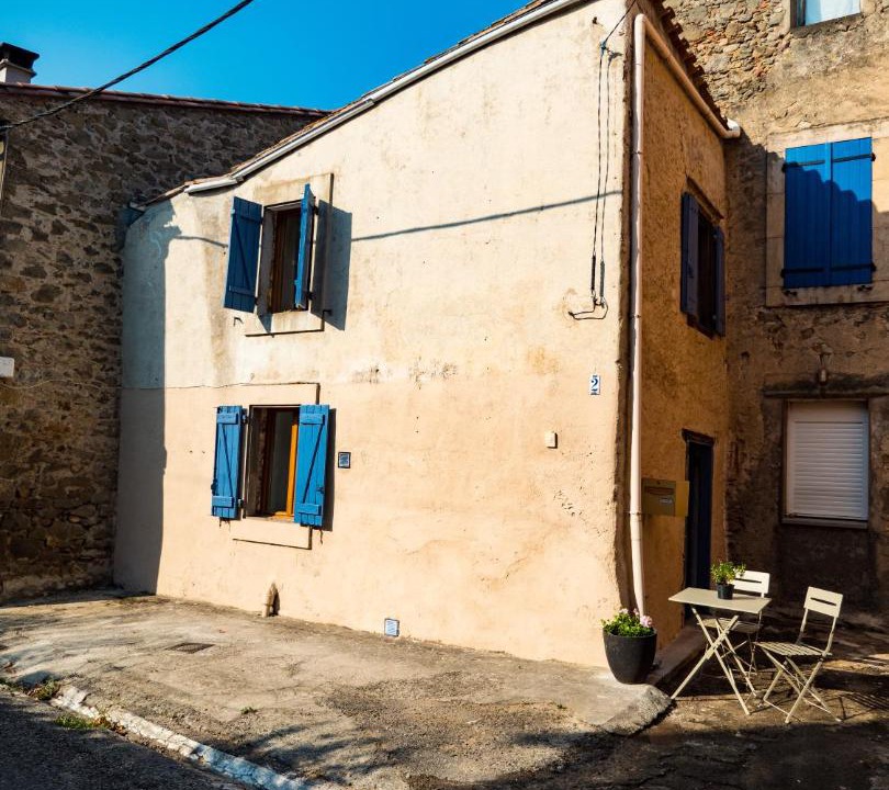 Photo of Buildings in Verzeille