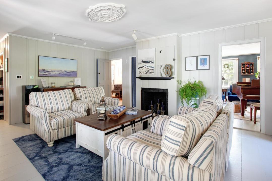 Photo of Livingroom in Yarmouth Port