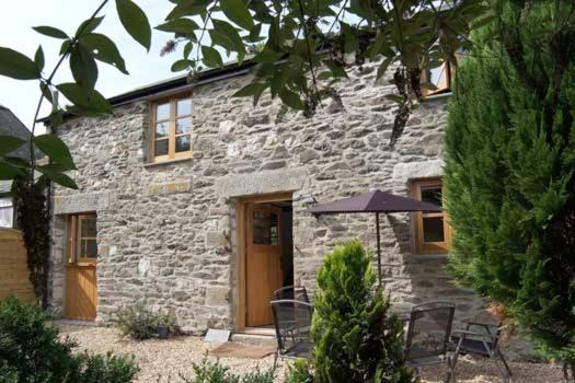 Photo of Buildings in Saint Ann's Chapel