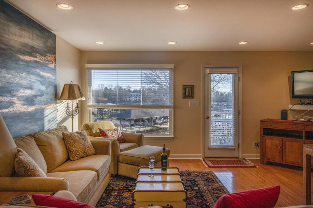Photo of Livingroom in Huddleston