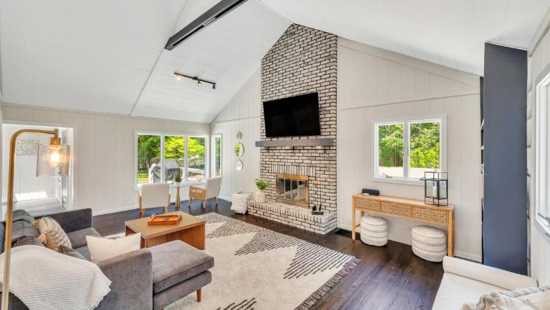 Photo of Livingroom in Lion Head Beach