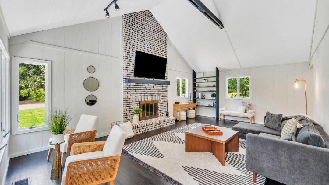 Photo of Livingroom in Lion Head Beach