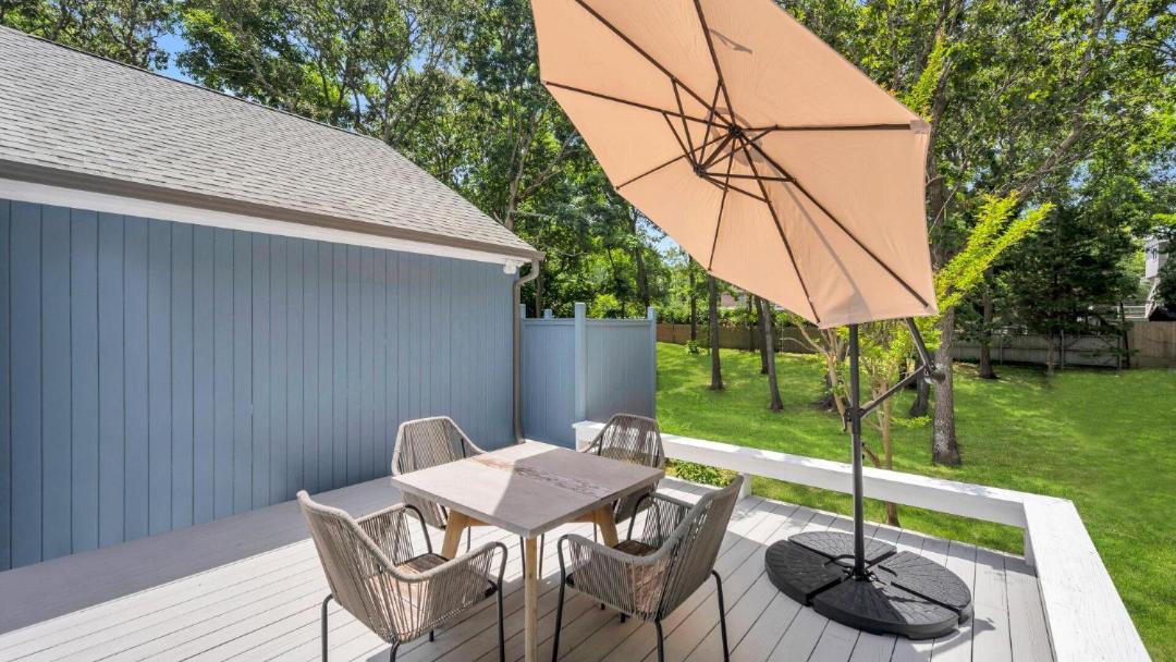 Photo of Patio Balcony in Lion Head Beach
