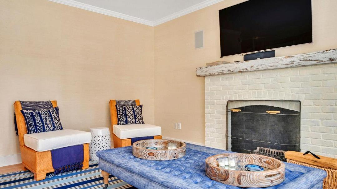 Photo of Livingroom in East Hampton North