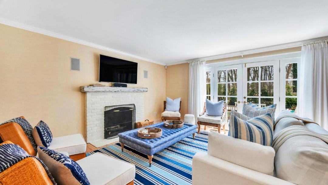 Photo of Livingroom in East Hampton North