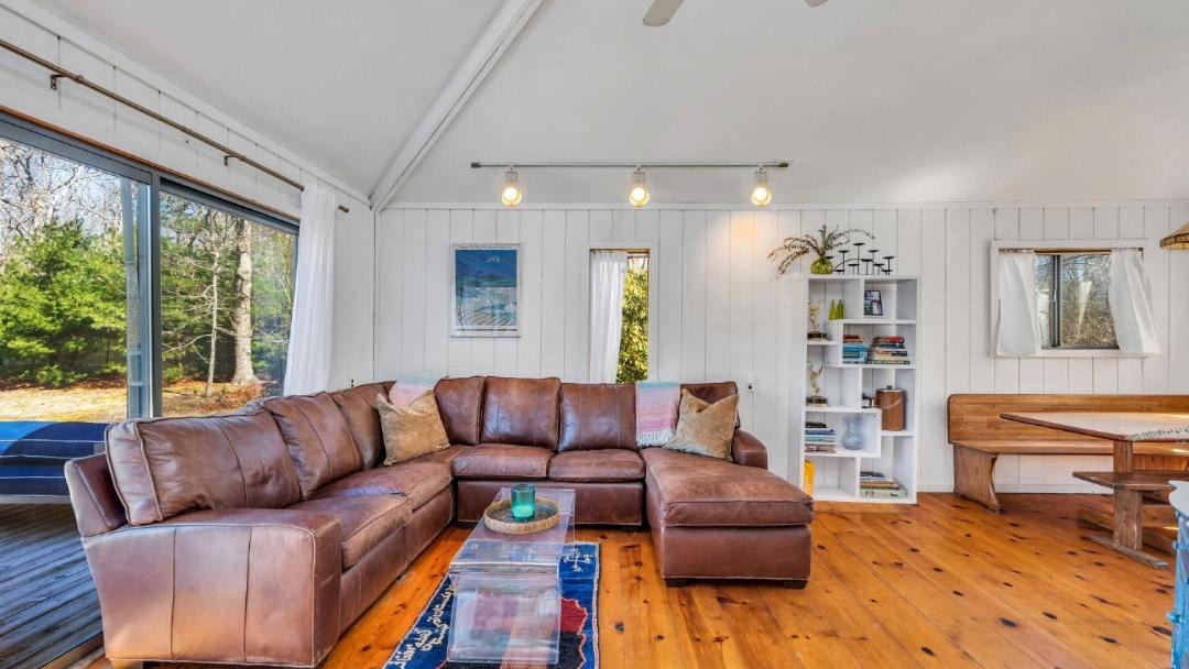 Photo of Livingroom in Springs