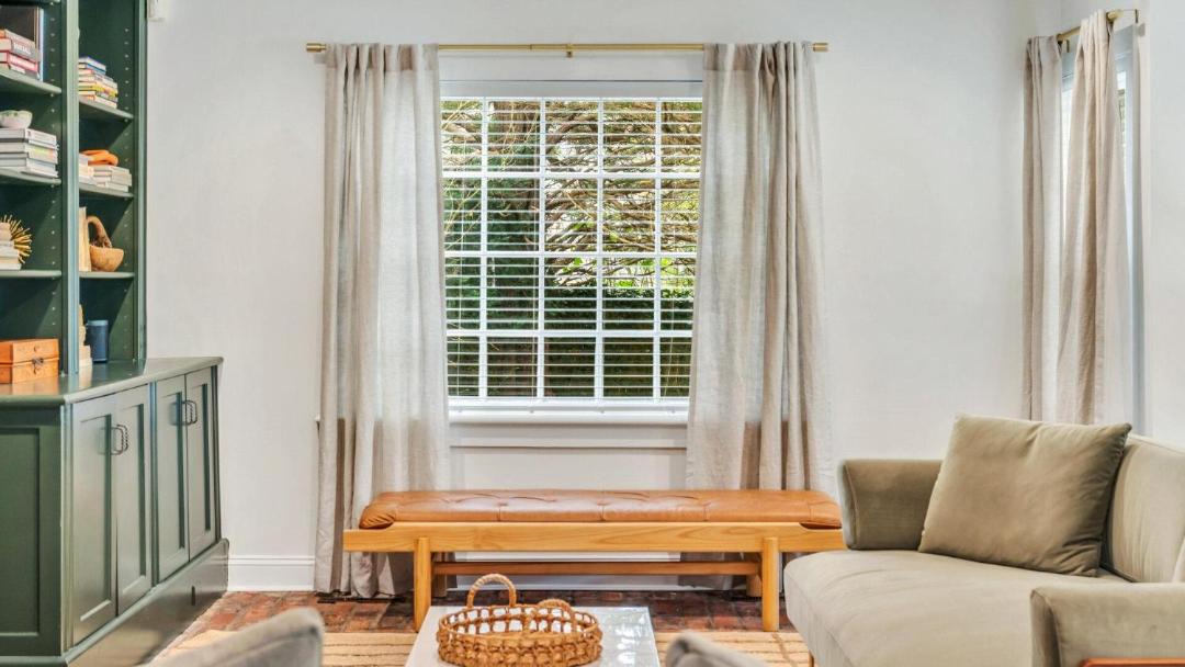 Photo of Livingroom in Village of Southampton