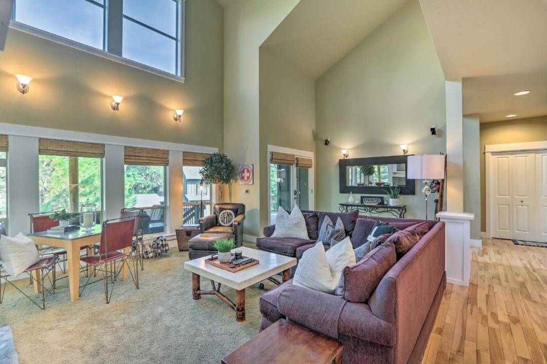 Photo of Livingroom in RiverWild