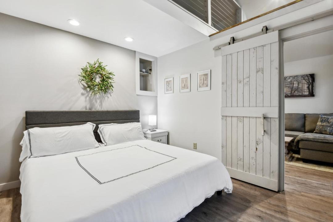 Photo of Bedroom in Petal