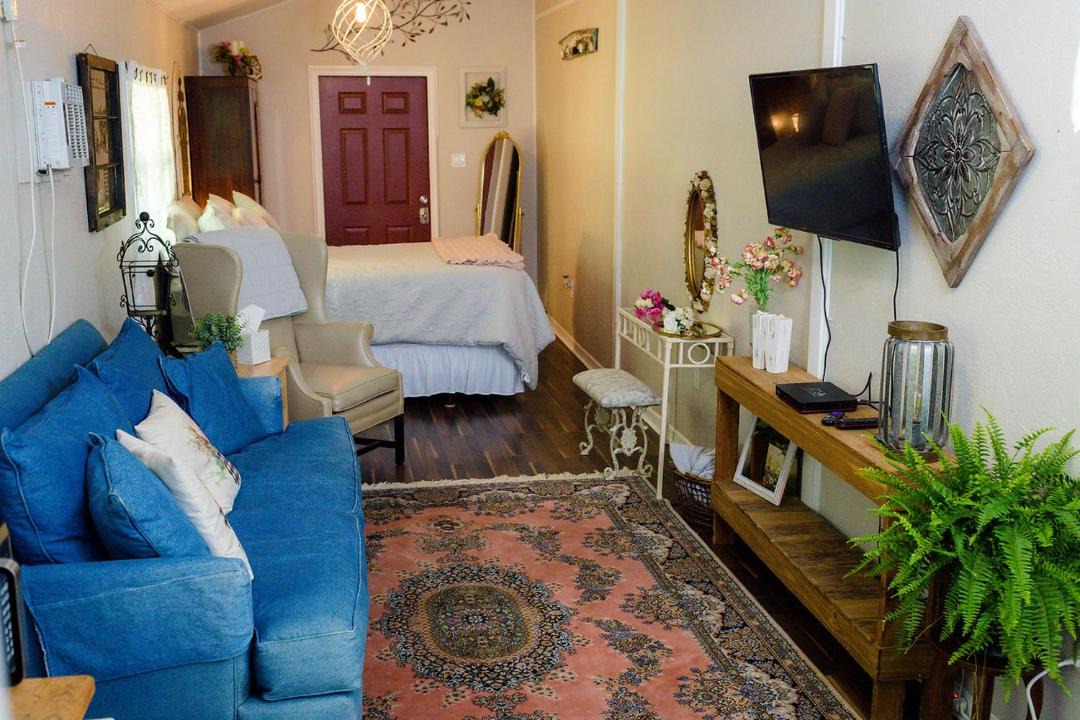 Photo of Livingroom in Brooksville