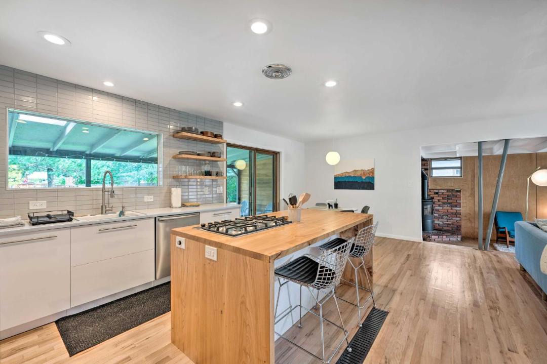 Photo of Others in Baseline Sub