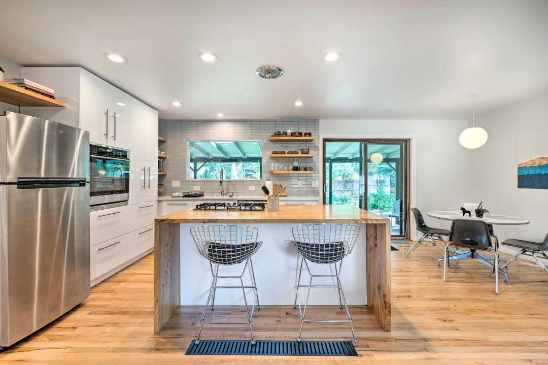 Photo of Others in Baseline Sub