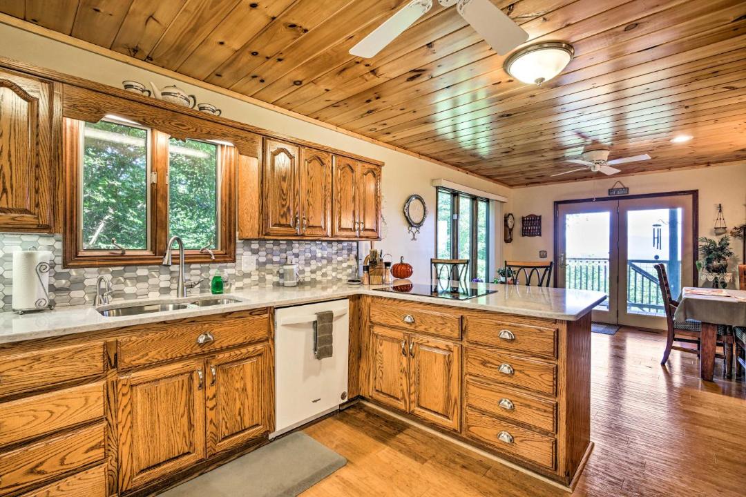 Photo of Kitchen in Hiawassee