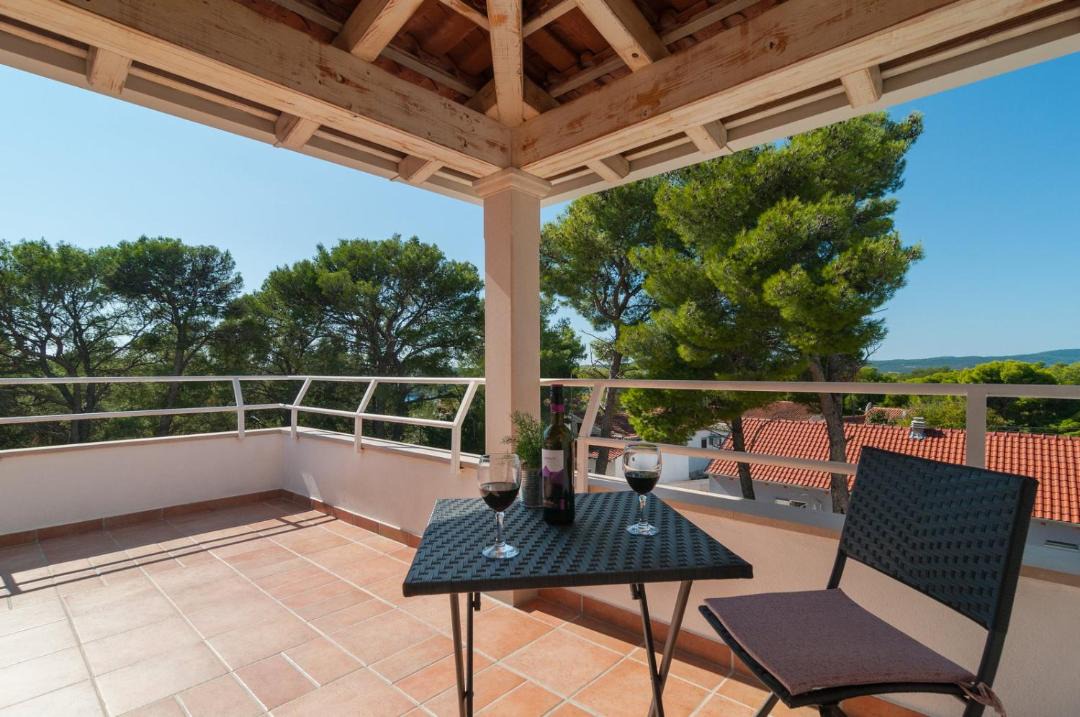 Photo of Patio Balcony in Cove Makarac (Milna)