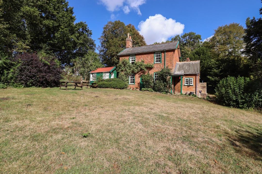 Photo of Buildings in Bures