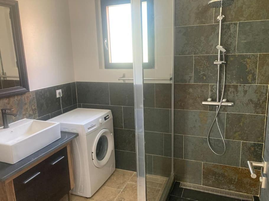 Photo of Bathroom in Castelnaudary