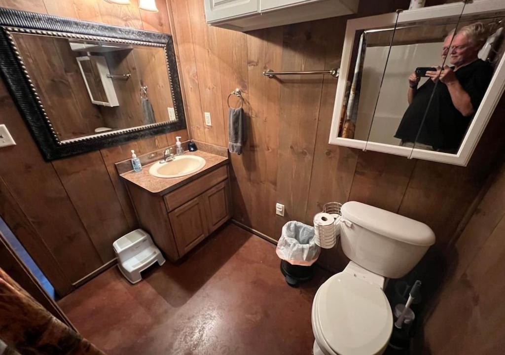 Photo of Bathroom in Jacksboro