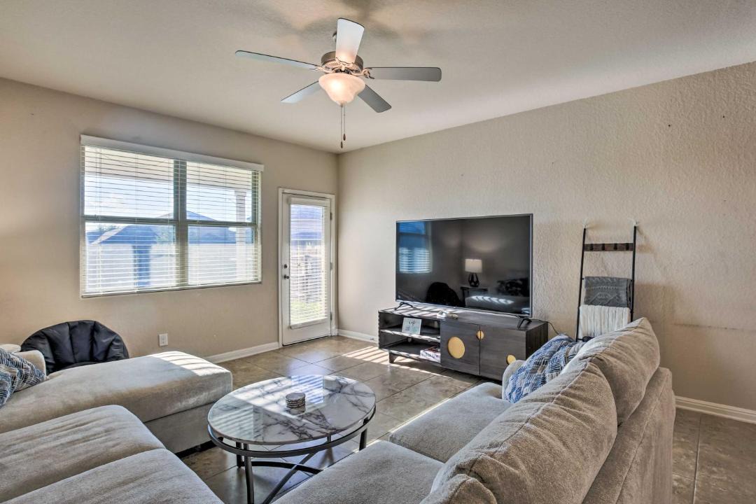 Photo of Livingroom in Medina Valley