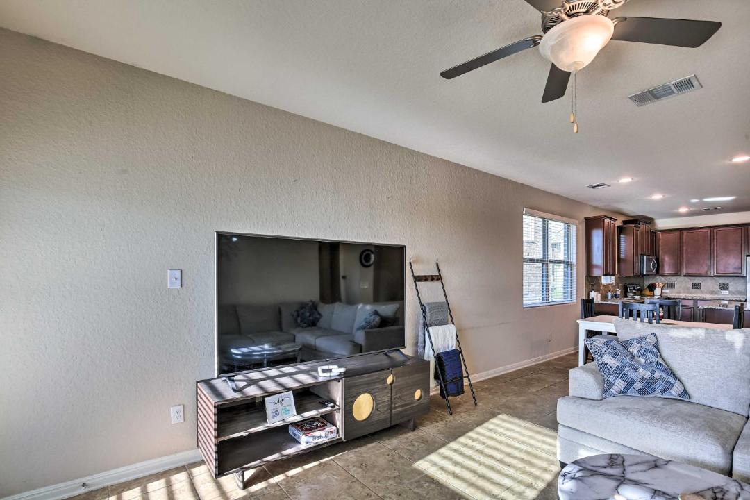 Photo of Livingroom in Medina Valley