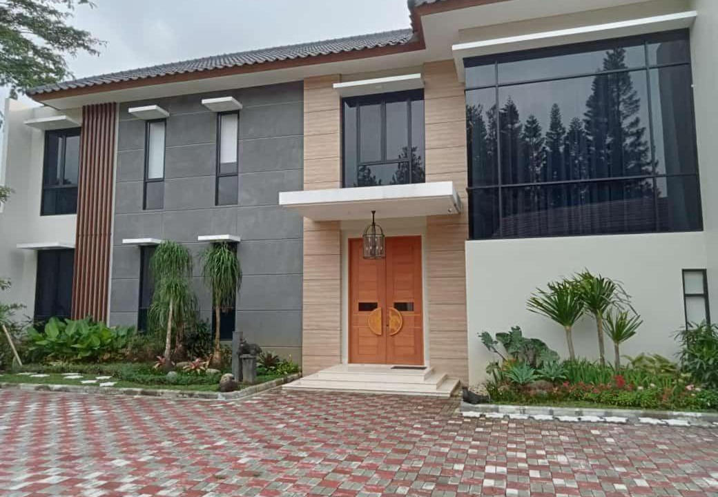 Photo of Buildings in Ciloto