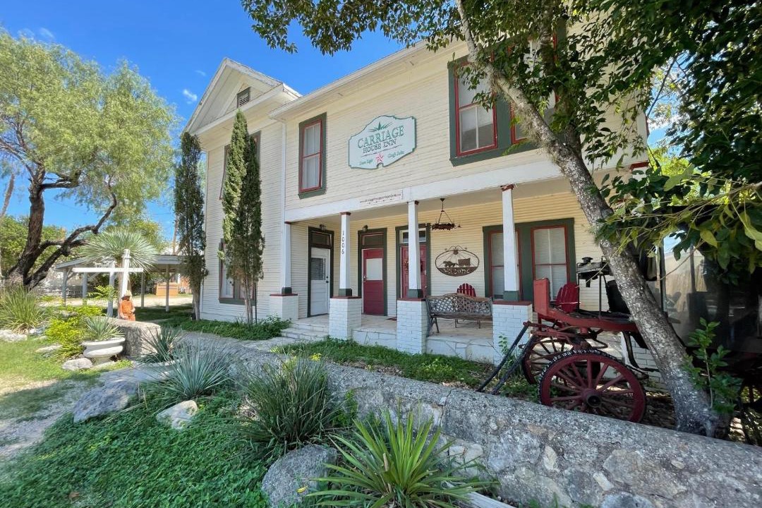 Photo of Buildings in Pipe Creek