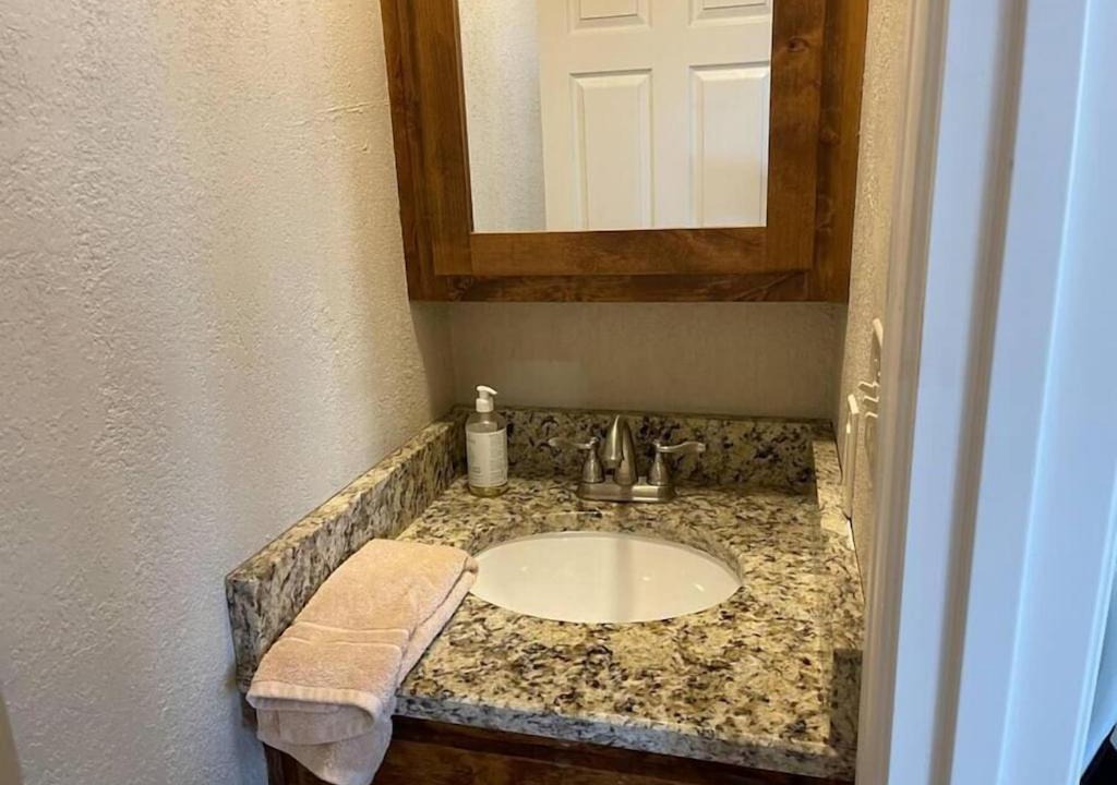Photo of Bathroom in Jacksboro