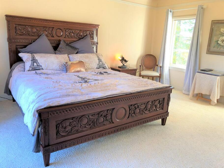Photo of Bedroom in Monte Sereno