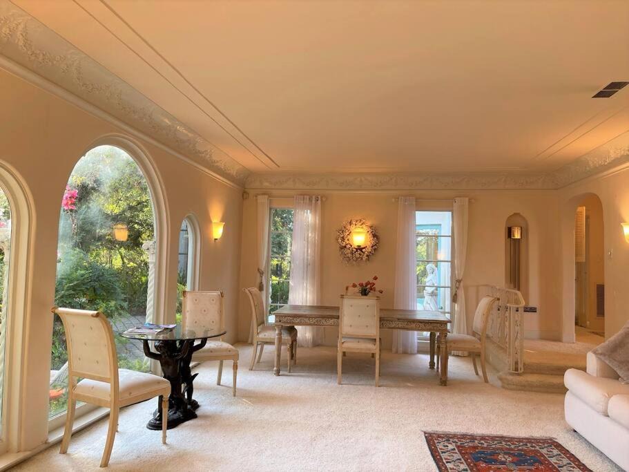 Photo of Livingroom in Monte Sereno