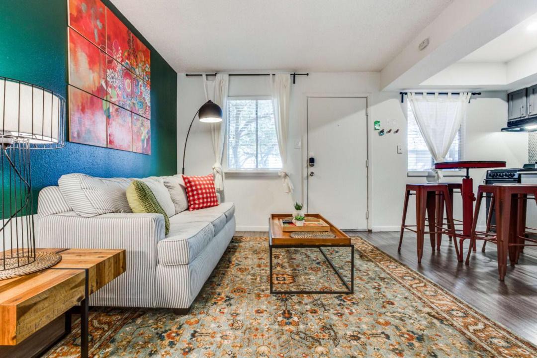 Photo of Livingroom in Barton Hills