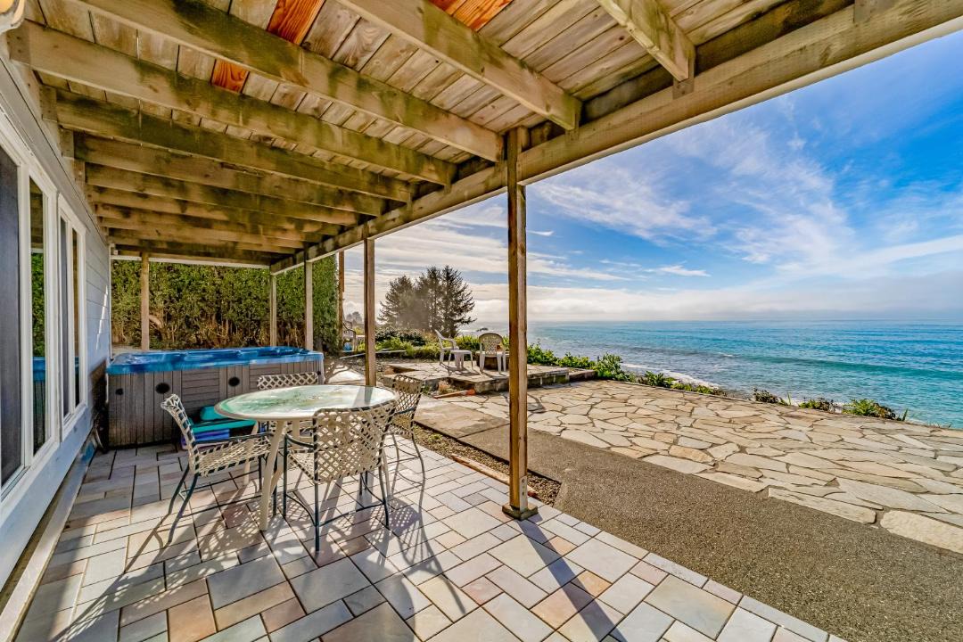 Photo of Patio Balcony in Harbor