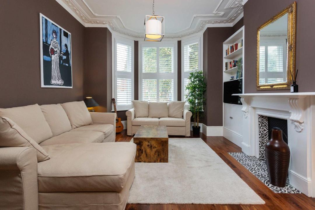 Photo of Livingroom in Oval