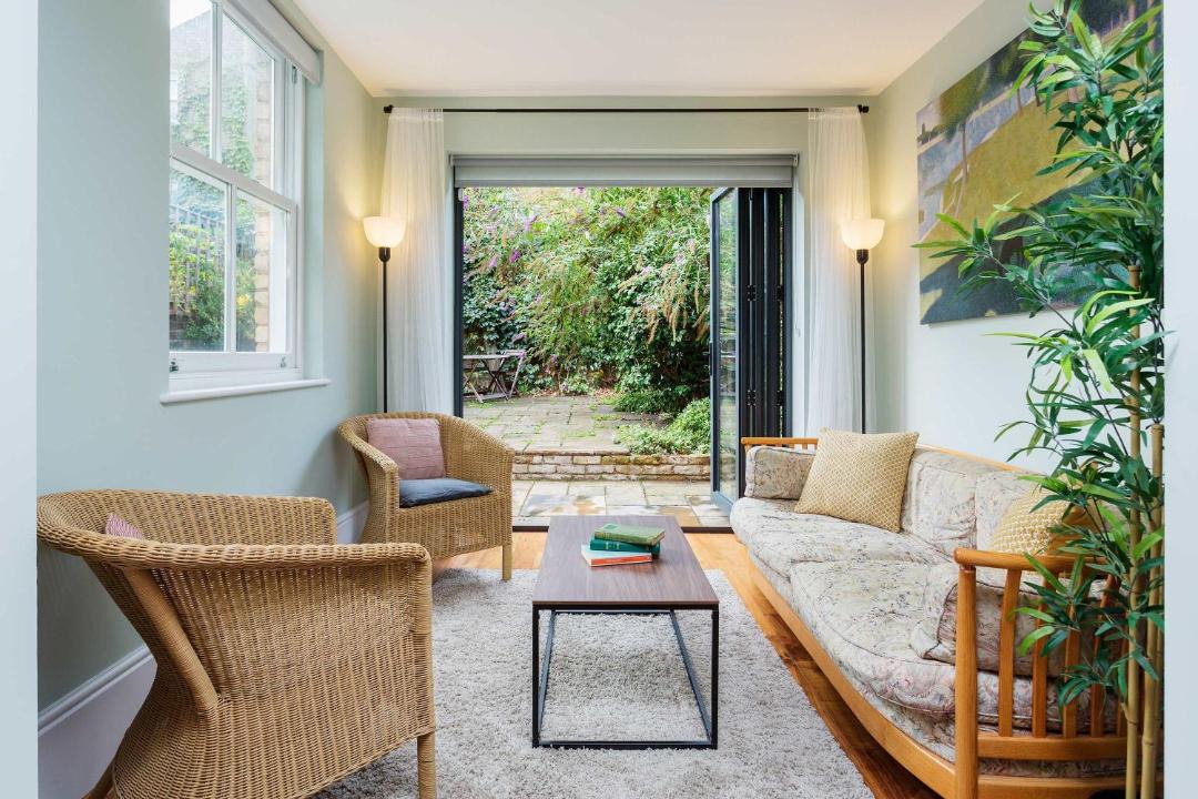 Photo of Livingroom in Oval