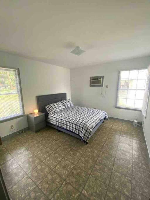 Photo of Bedroom in Northwest Los Angeles Heights