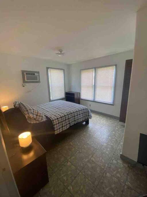 Photo of Bedroom in Northwest Los Angeles Heights