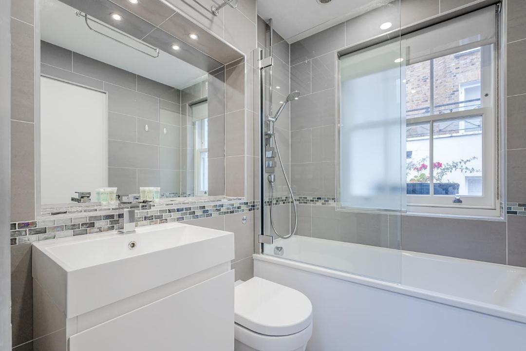 Photo of Bathroom in Courtfield