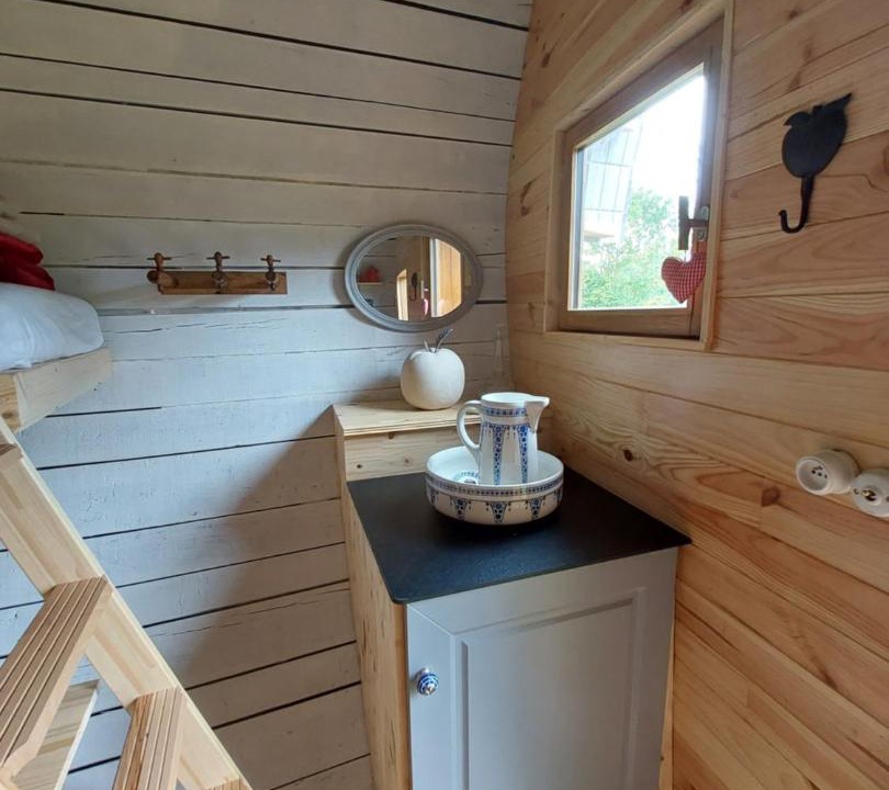 Photo of Others in Litteau