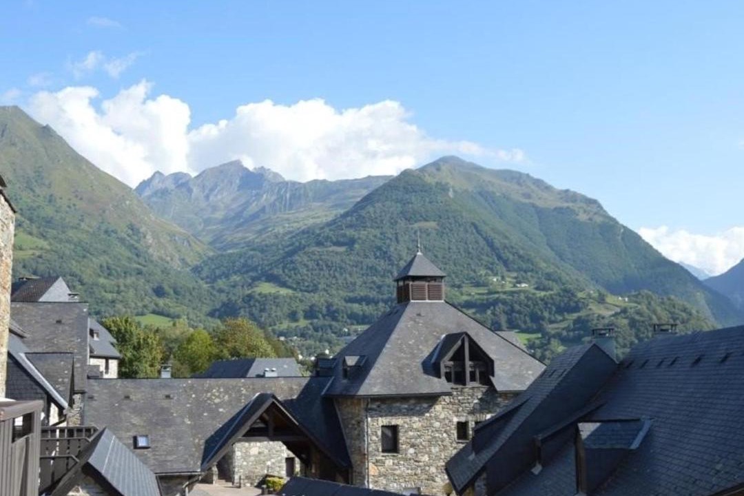 Photo of Buildings in Esquieze-Sere