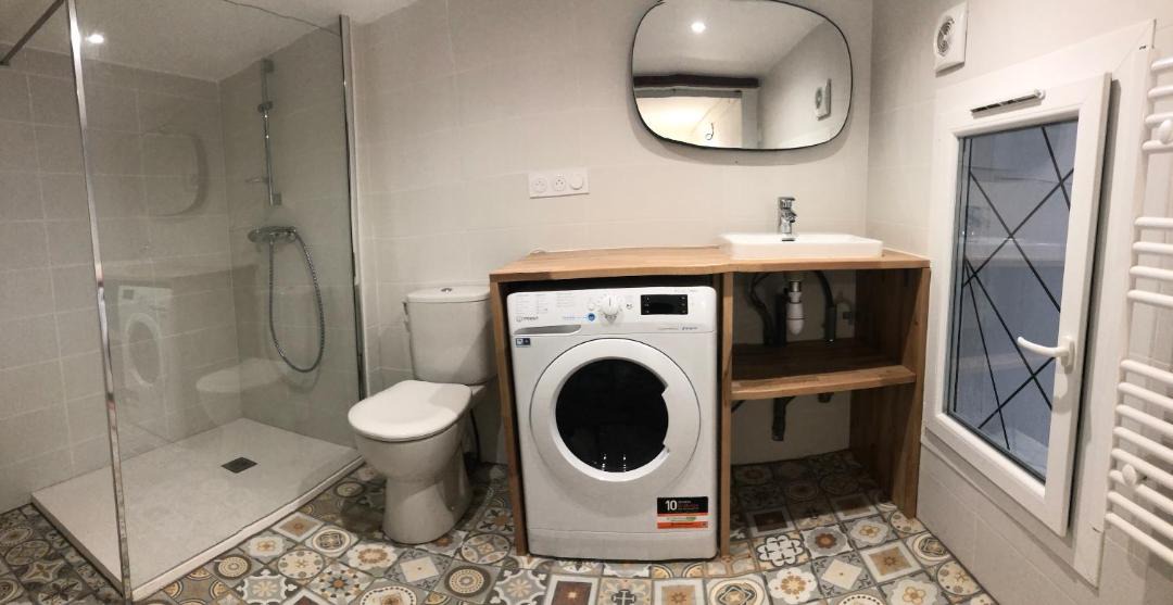 Photo of Bathroom in Ceret