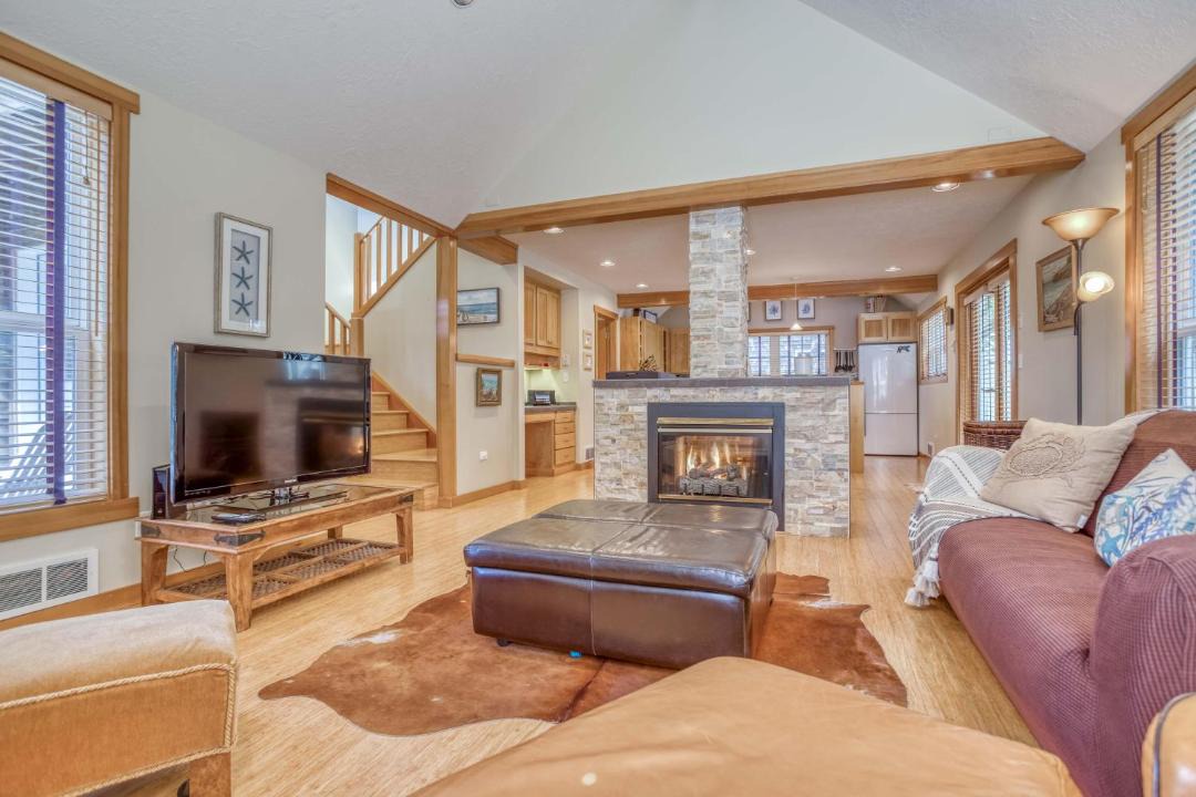 Photo of Livingroom in Shorepine Village