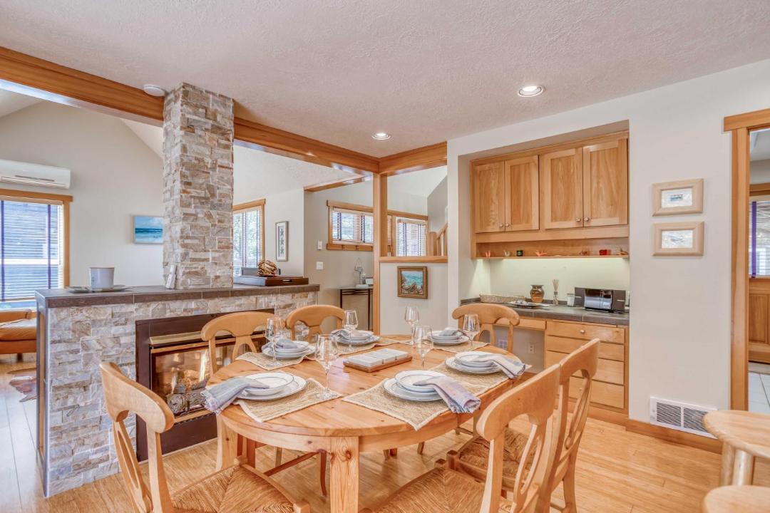 Photo of Livingroom in Shorepine Village