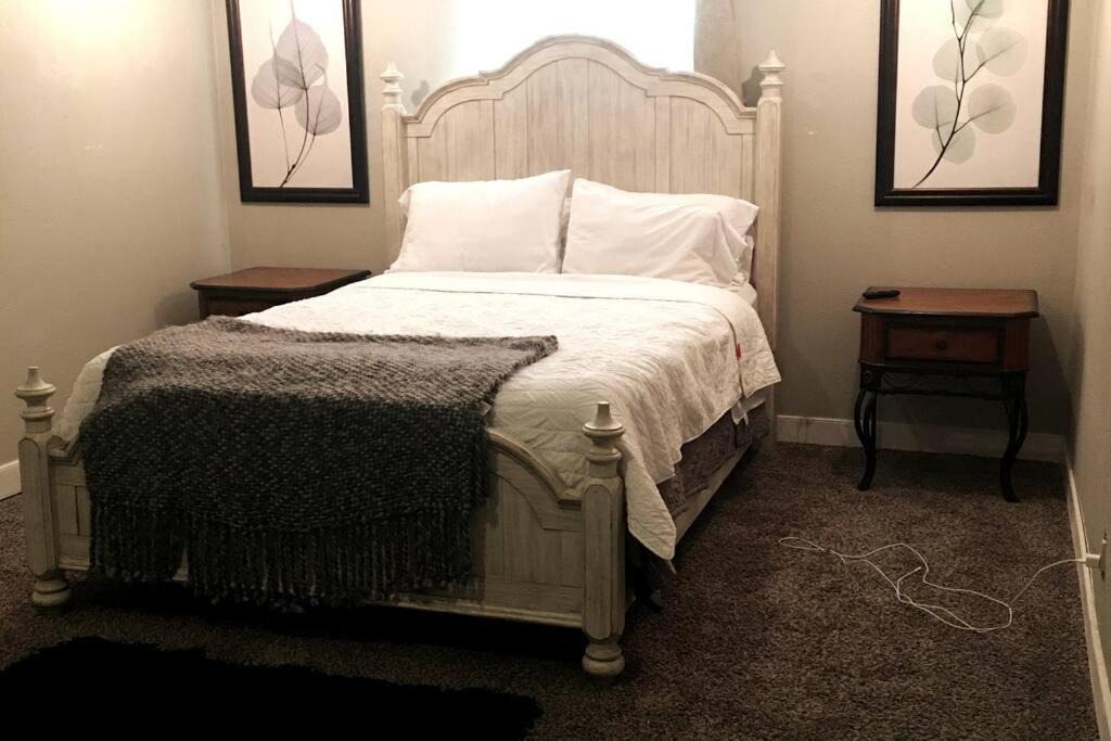 Photo of Bedroom in Groves