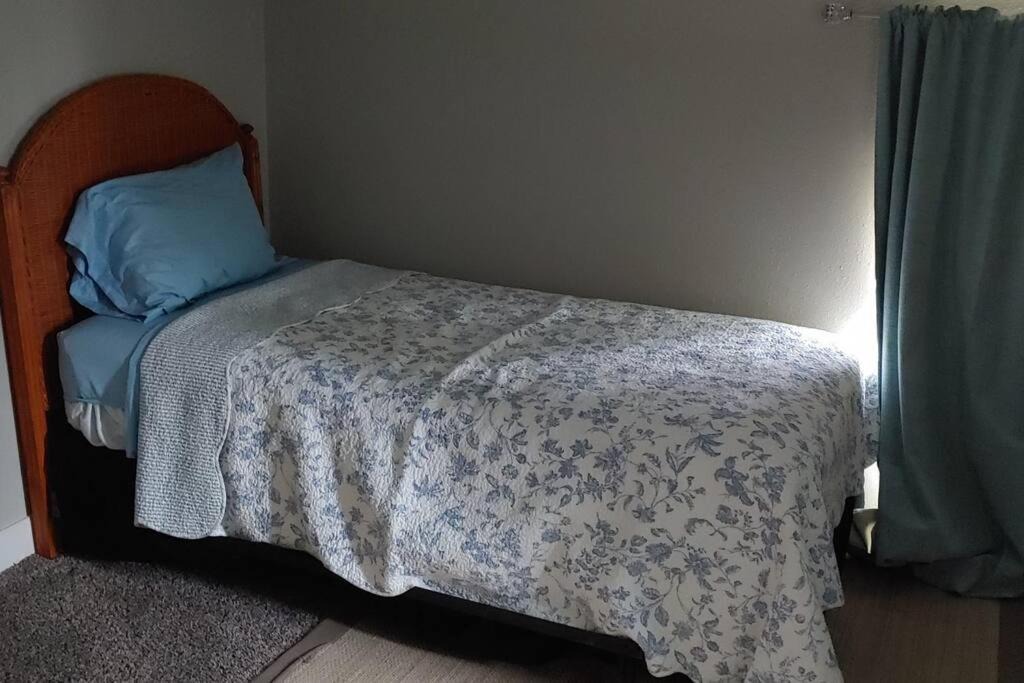 Photo of Bedroom in Groves