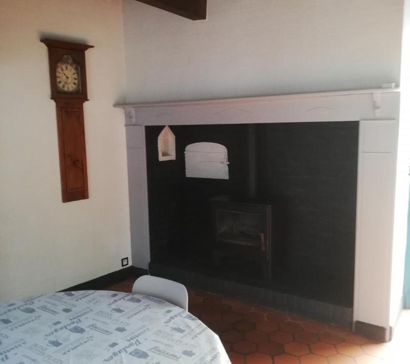 Photo of Bedroom in Arrest