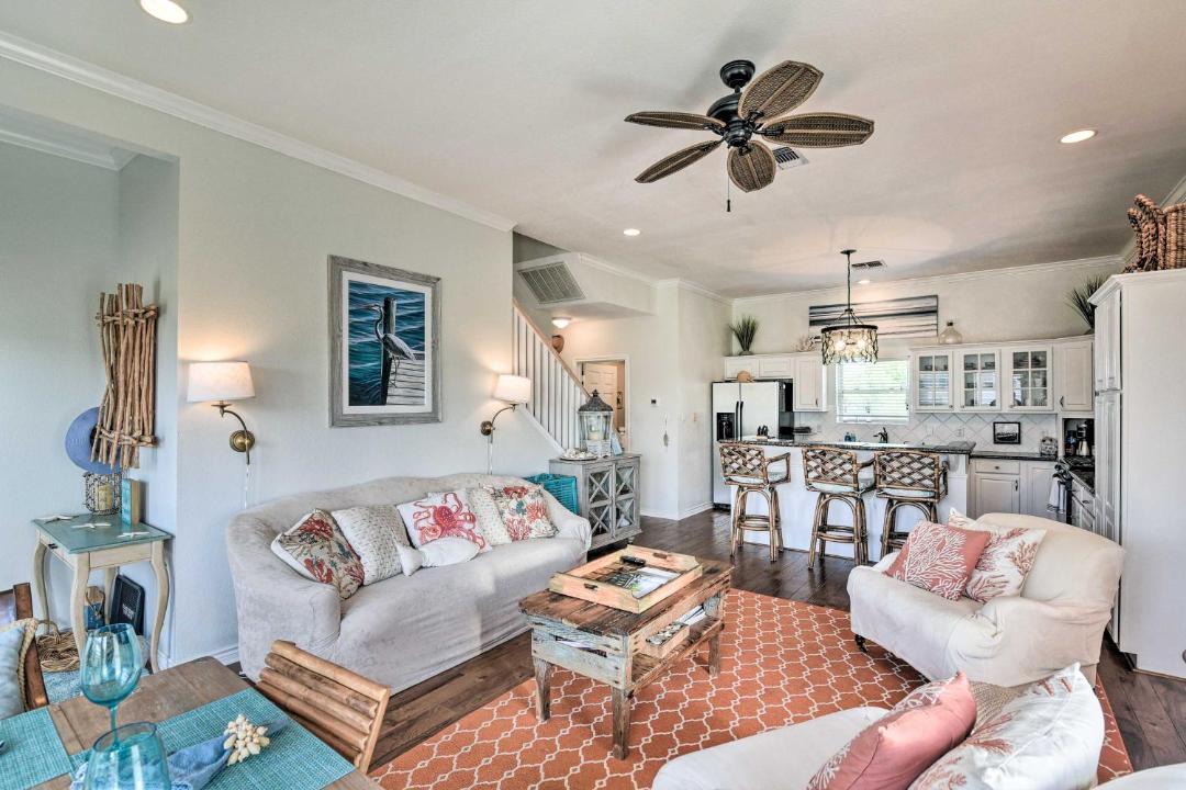Photo of Livingroom in Pirates Beach West