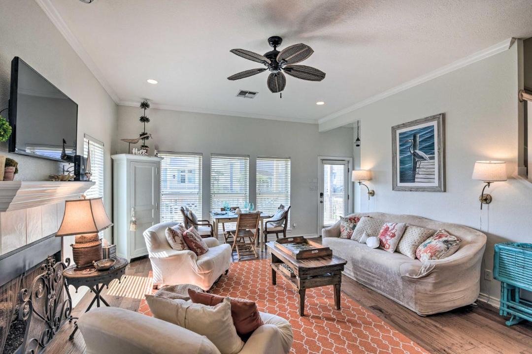 Photo of Livingroom in Pirates Beach West