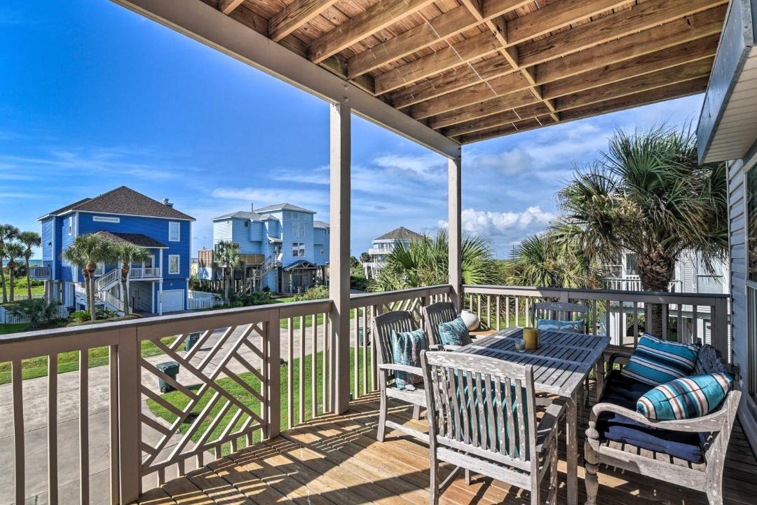 Photo of Patio Balcony in Pirates Beach West