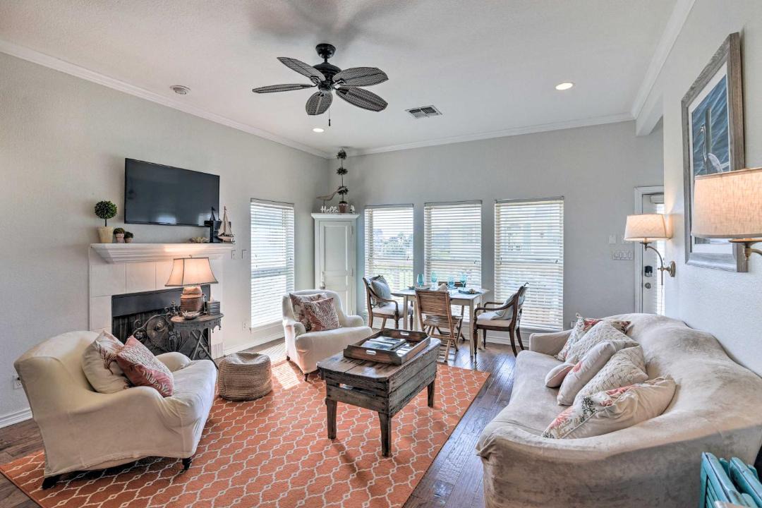 Photo of Livingroom in Pirates Beach West